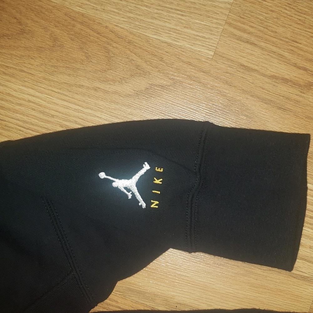 New Jordan Jumpman sweatshirt sizes L and XL - Picture 3 of 8